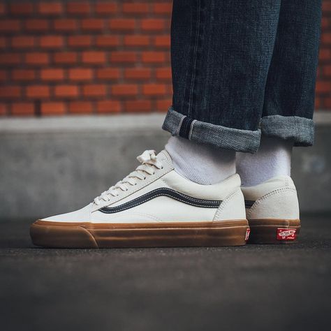 Old Skool LX OG "Marshmallow Gum" Vans Gum Sole, Vans Old Skool White, Vans Grey, Vans Off The Wall, White Trainers, Vans Old Skool, Old Skool, Vans Old Skool Sneaker, Vans Shoes