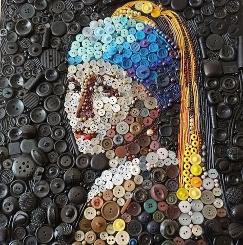 Girl with A Pearl Earring Buttons Found Object Sculpture Art Projects, 3d Art Ideas Projects, Art With Plastic Bottles, Ap Art Projects, Art Projects 3d, Painting On Canvas Easy, 3 Canvas Painting, Canvas Art For Beginners, Pharmacy Week