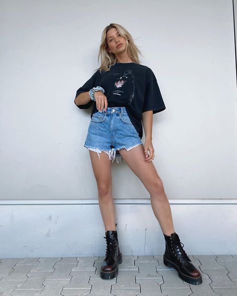 Rocker Chic Outfit Summer, Rocker Chic Summer, Rocker Chic Style Summer, Rock Summer Outfits, Punk Summer Outfits, Rocker Chic Outfit, Summer Grunge Outfits, Rocker Chic Style, Rocker Outfit