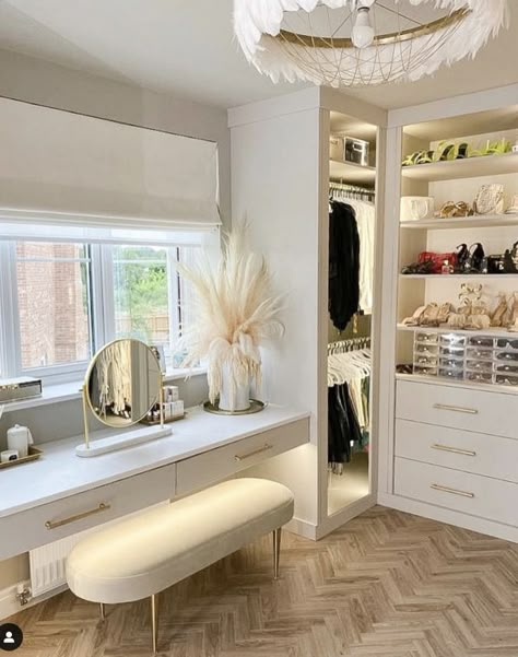 Dressing Room Small Ideas, Small Dressing Room With Window, Dressing Room Office Combo, Office Dressing Room Combo, Spare Bedroom Dressing Room Ideas, Dressing Cupboard, Ikea Dressing Room, Dream Dressing Room, Small Dressing Rooms