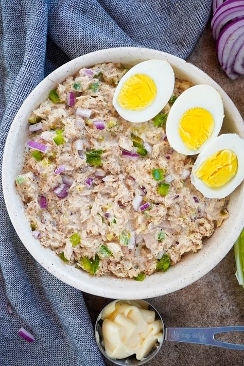 Southern Tuna Salad(Quick and Easy) - Ronalyn Alston Southern Tuna Salad Recipe, Southern Tuna Salad, Tuna Salad Recipe Easy, Best Tuna Salad Recipe, Tuna Macaroni Salad, How To Make Tuna, Hawaiian Bread, Best Tuna Salad, Sweet Relish