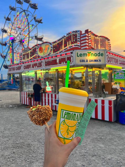 Fair Aesthetic, Fair Pictures, State Fair Food, Easter Show, Gold Drinks, Carnival Food, Summer Fair, Summer Fun List, Summer Plans