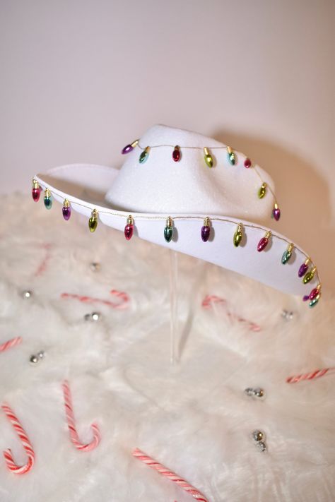 Christmas Cowgirl Outfit, Cowboy Christmas Outfit, Western Christmas Party Outfit, 30th Outfit, Christmas Cowboy Hat, Bachelorette Hats, Preppy Gifts, Cowgirl Outfit, Bridal Hat