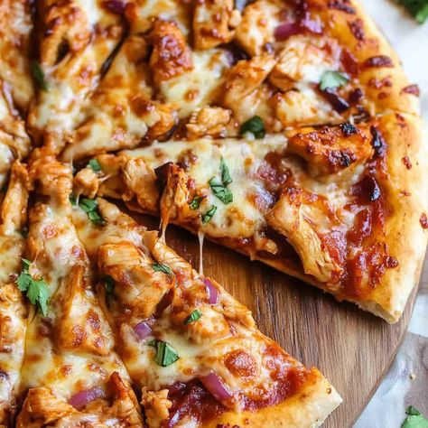 BBQ Chicken Pizza - Chicken Feta Pizza, Healthy Bbq Chicken Pizza, Bbq Chicken Pizza Recipe, Feta Pizza, Barbecue Pizza, Barbecue Chicken Pizza, Chicken Pizza Recipes, Pineapple Pizza, Classic Pizza