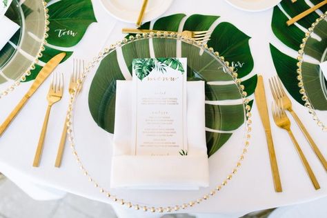 Palm leaf placemat Hawaiian Centerpieces, Elegant Tropical Wedding, Tropical Dinner, Greenery Party, Wedding Table Menus, Tropical Wedding Theme, Wedding In Florida, Safari Wedding, Gold Flatware