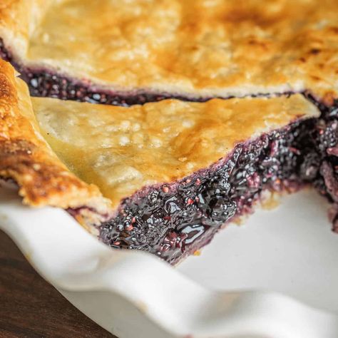 Best Blueberry Pie, Easy Blueberry Pie, Mulberry Recipes, Pie Crust Uses, Mulberry Fruit, Farm Recipes, Homemade Crust, Summer Pie, Blueberry Pie Filling