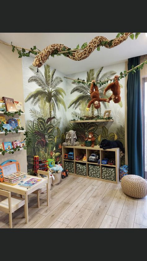 Jungle Montessori Room, Jungle Room Decor Bohemian, Green Safari Bedroom, Jungle Theme Playroom Ideas, Jungle Room Theme, Jungle Bedroom Kids Safari Theme, Safari Theme Bedroom Kids, Safari Kids Room Jungle Theme, Safari Playroom Ideas