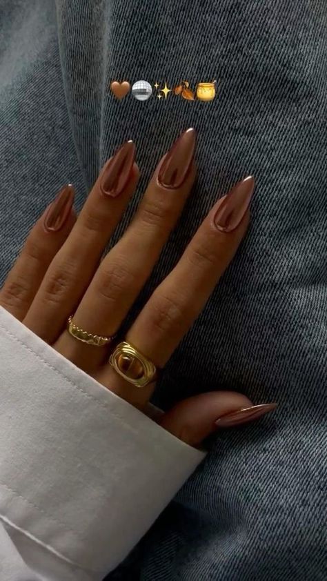 Nail Fall Inspiration, Nails For Autumn 2024, Autumn Inspo Nails, It Girl Nails Aesthetic, Cute Nails Autumn, Nails Ideas Autumn 2024, Nails Ideas Fall 2024, Fall Beauty Aesthetic, Short Nails For Autumn