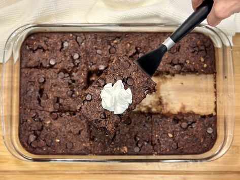 Chocolate Oatmeal Bake Banana Chocolate Oatmeal Bars, Joy Bauer Recipes Today Show, Joy Bauer Recipes Healthy, Chocolate Oatmeal Bake, Joy Bauer Recipes, Bright Line Eating Recipes, Chocolate Decadence, Oatmeal Bake, Breakfast Favorites