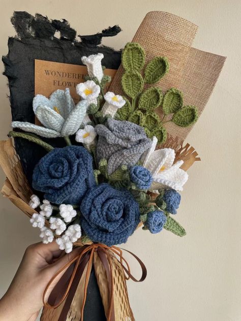 Crocheted Gifts For Mom, Knit Flower Bouquet, Sentimental Crochet Gifts, Crochet Gifts For Ladies, Crochet Gifts For Moms Birthday, Crocheted Wedding Bouquet, Crochet Gifts For Family, Crochet Christmas Bouquet, Crochet Grad Cap