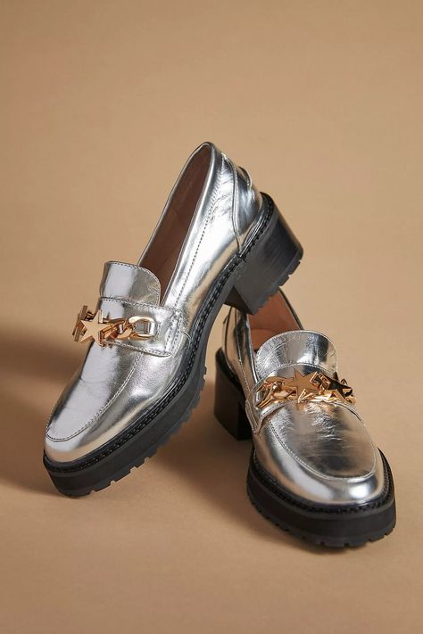 These women's silver-coloured loafers are made from leather and have a rubber sole. They are slip-on style shoes that can be worn with any outfit. #women #loafers #silver Silver Loafers Outfit, Silver Loafers, Office Clothes, Loafers Outfit, Women Loafers, Loafers Online, Outfit Women, 50 Fashion, Office Outfits