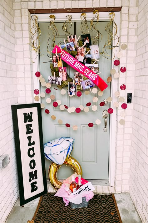 Bachelorette Party Decorations Themes, In Home Bachelorette Party Ideas, How To Throw A Bachelorette Party, Bachelorette Home Party Ideas, Bachelorette Weekend Decorations, Bachelor Party Ideas Decoration, Bachelorette At Home Ideas, Bachelorette Party Ideas Decorations Diy, Bachelorette Party Ideas Funny