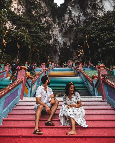 Kuala Lumpur Travel, Malaysia Travel Guide, Cave Photos, Malaysia Truly Asia, Travel Malaysia, Most Beautiful Photos, Batu Caves, Photos Travel, Malaysia Travel