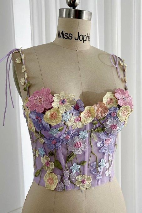 (1) ً on X: "Floral corset from missjophiel https://t.co/dADtKaAoYe" / X Flower Textiles, Flower Corset, Corset Outfit, Floral Corset, Dress Inspo, Textiles Fashion, 3d Flowers, Refashion Clothes, Corset Dress