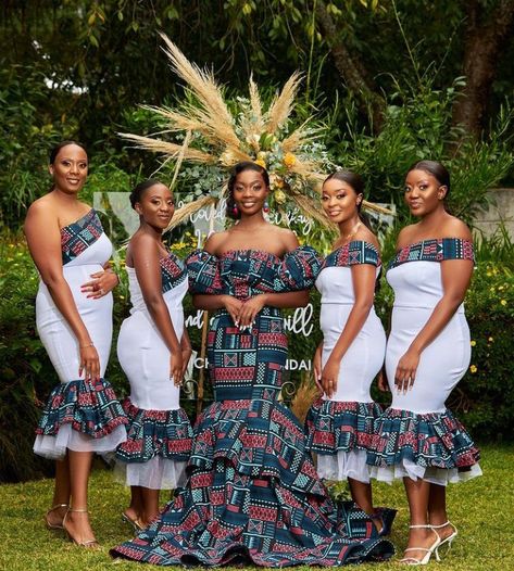 Braidsmaid Traditional Dresses, Bridesmaids Ankara Dresses, Lobola Dress Designs, Ruracio Outfits For Bridesmaids, Bridesmaids African Dresses, Zimbabwe Wedding Traditional, Africa Bridesmaid Dresses, Kitenge Wedding Dress Designs, Bridal African Dresses