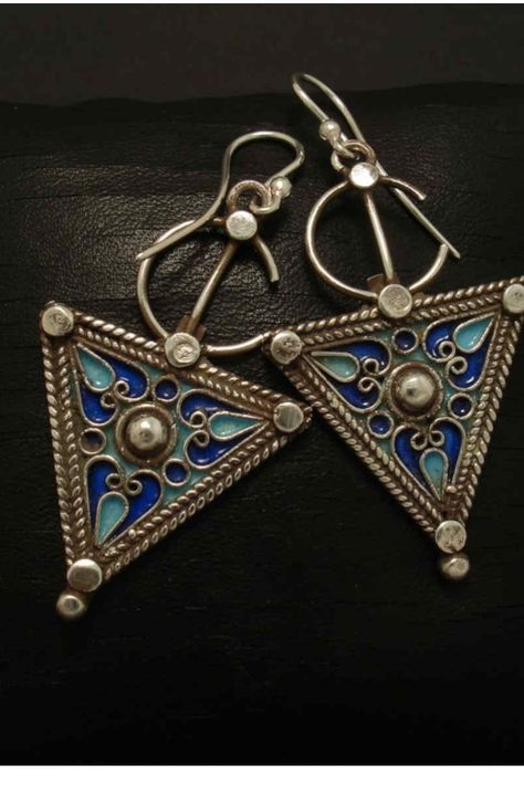 Amazigh Jewelry, Black Cat Face, Berber Jewelry, Vintage Diamond Jewelry, Antique Gold Earrings, Necklace Cat, Moroccan Jewelry, Buy Jewellery Online, Necklace For Girlfriend