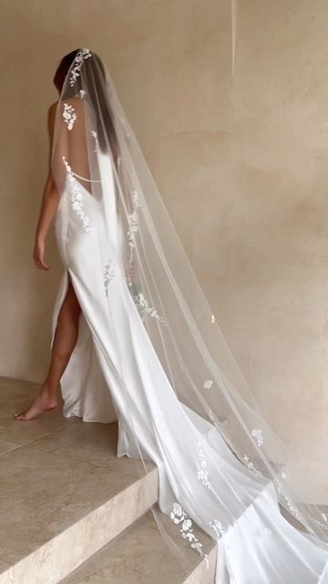 Wedding Dress Lace And Silk, Long Bridal Veil Simple, Long Veil Beach Wedding, Silk Slip Wedding Dress With Veil, Bridal Veil Lace, Chic Wedding Veil, Veil For Simple Wedding Dress, Lace And Pearl Veil, Veils For Simple Wedding Dresses