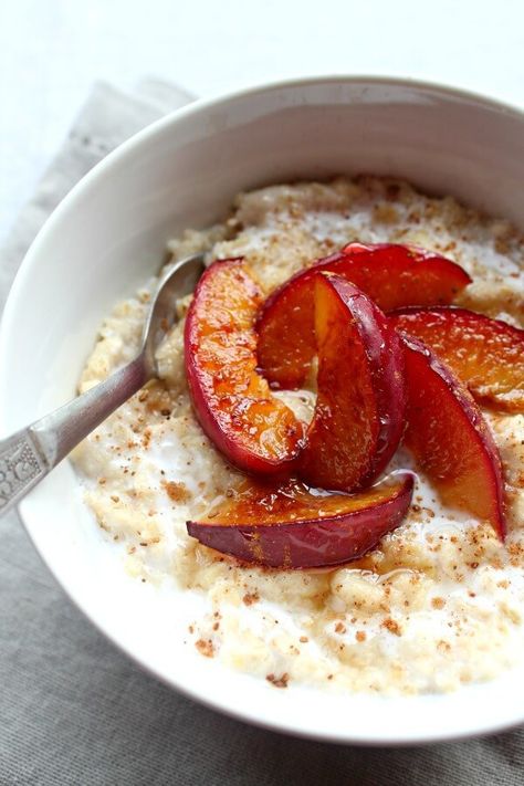 Oatmeal Bowl Recipes, Plum Oatmeal, Oatmeal Bowl, Plum Recipes, Keto Tips, Oatmeal Bowls, Bowl Recipes, Honey Oatmeal, Oatmeal Breakfast