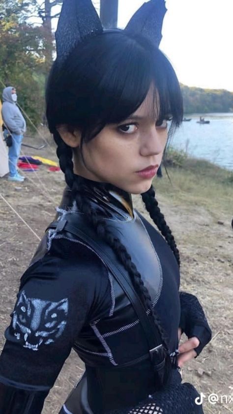 Jenna Ortega Corset Outfit, Jenna Ortega Cat Costume, Jenna Ortega Wednesday Bts, Jenna Ortega Wednesday Addams Aesthetic, Powerful Women Characters, Jenny Ortega Wednesday, Jenna Ortega Merlina, Wednesday Addams Jenna Ortega Wallpaper, Wednesday Ortega