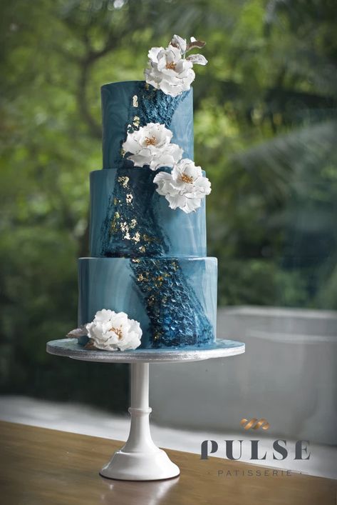 Say Yes, to these wedding cakes. From elegant sugar flowers to whimsical creations, let us know your love story and we would be delighted to make a cake for you. Marble Wedding Cake, Colorful Wedding Cakes, Romantic Wedding Cake, Marble Wedding, Chocolate Wedding Cake, Wedding Cakes Blue, Fall Wedding Cakes, Teal Wedding, Cake Trends