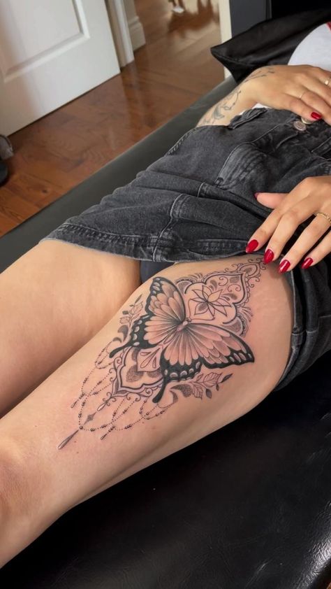 Front Thigh Tattoos, Butterfly Leg Tattoos, Thigh Piece Tattoos, Girl Thigh Tattoos, Hip Thigh Tattoos, Hip Tattoos Women, Pieces Tattoo, Chest Tattoos For Women, Forearm Tattoo Women