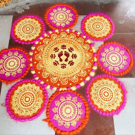 Easy Big Rangoli Designs Diwali, Rangoli Designs For Festivals, Rangoli For Beginners Simple, Stencil Rangoli Design, Basic Rangoli Designs, Aesthetic Rangoli, Stencil Rangoli, Aesthetic Diwali, Diwali Aesthetic