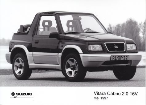 Suzuki Vitara Cabrio 2.0 16V (05/1997, Dutch) Suzuki Vitara Cabrio, Chevy Tracker, Geo Tracker, Aesthetic Cars, Suzuki Vitara, Press Photo, Small Cars, Car Manufacturers, Dream Car