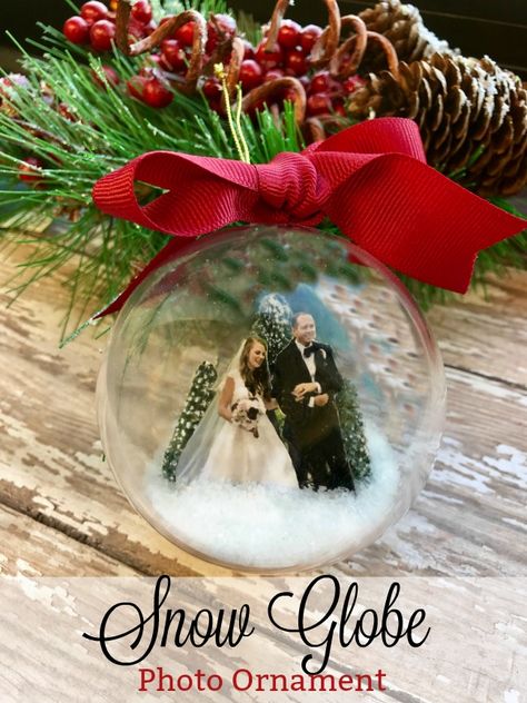 DIY Photo Ornaments with a Snow Globe - Busy Kids Happy Mom Snowglobe Photo Ornament, Fillable Christmas Ornament Ideas, Snowglobe Ornament, Diy Photo Ornaments, Diy Christmas Photo, Diy Christmas Ball, Floating Ornaments, Snow Globe Crafts, Diy Snow