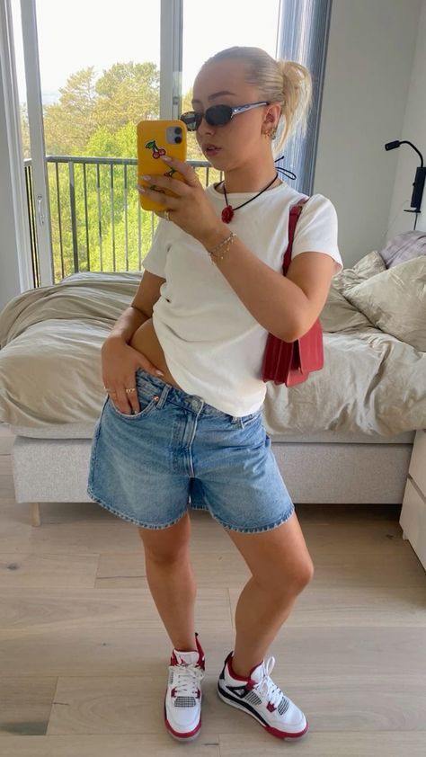 Denim Shorts Outfit Summer, Summer Jorts, Adidas Spezials, Jorts Outfit, High Waisted Mom Shorts, Spain Outfit, Denim Shorts Outfit, Summer Shorts Denim, Summer Shorts Outfits