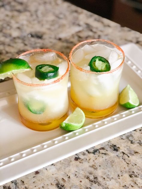 Spicy margarita mocktail, pregnancy mocktails Spicy Margarita Mocktail, Spicy Jalapeno Margarita, Margarita Mocktail, Easy Mocktail Recipes, Jalapeno Margarita, Drinks Ideas, Best Drinks, Drink Recipes Nonalcoholic, Spicy Margarita