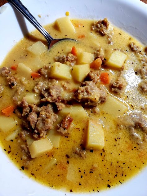 Spicy Sausage Potato Soup - Easy DIY Recipes Sausage Potato Soup, Vegetarian Substitutes, Potato Soup Easy, Cake Recipes Easy Homemade, Ground Italian Sausage, Sausage Potatoes, Diced Carrots, Spicy Sausage, Homemade Cake Recipes