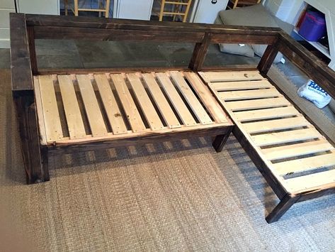 A DIY tutorial to build a sectional style sofa using two crib mattresses for cushions. A sofa you can build yourself and reuse old crib mattresses. Diy Crib Mattress, Old Cribs, Diy Crib, Diy Couch, Diy Casa, Diy Sofa, Diy Furniture Couch, Crib Mattress, Couch Furniture