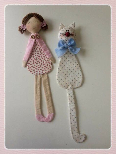 Felt Bookmark, Cloth Book, Scrap Fabric Crafts, Creative Bookmarks, Doll Diy Crafts, Bookmarks Kids, Diy Bookmarks, Book Marks, Crochet Bookmarks