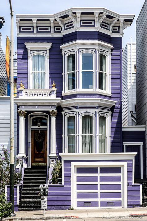 21 Things to Do in San Francisco - These are Musts on Any Visit Purple Victorian House, Purple House, To Do In San Francisco, San Francisco Houses, Classic House Design, Historic Houses, Casas Coloniales, Purple Home, Victorian Architecture