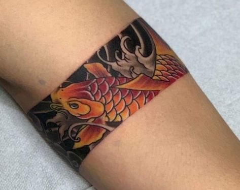 Japanese Arm Band Tattoos For Men, Arm Band Tattoo Designs, Tattoo Koi Fish, Tato Realis, Tattoo Koi, Armband Tattoos For Men, Tattoo Japanese Style, Cuff Tattoo, Panda Tattoo