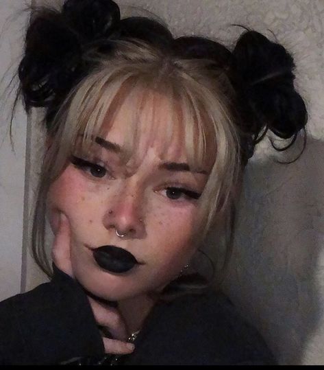 Egirl Hair Color, Egirl Hair, Gothic Hairstyles, Cute Hair Colors, Goth Hair, Dyed Hair Inspiration, Hair Inspiration Short, Peinados Fáciles Para Cabello Corto, Alternative Hair