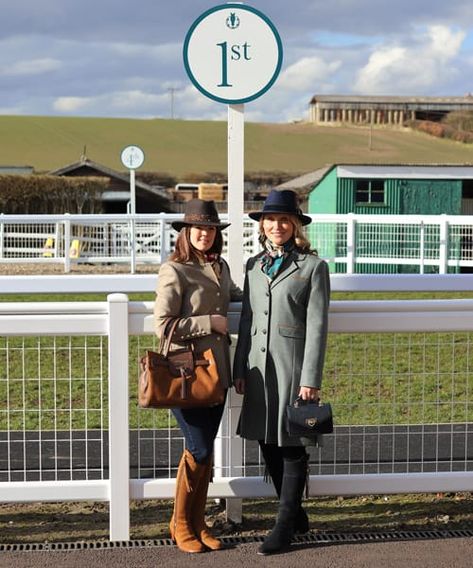 Autumn Horse Racing Outfits, Cheltenham Races Fashion, Cheltenham Races Outfits, Cheltenham Races, Brown Fedora, 2019 Outfits, Race Outfit, Cheltenham Festival, Festival Attire