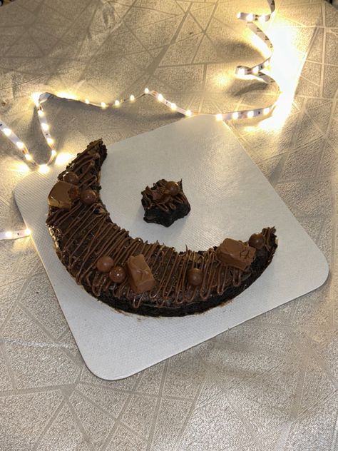 #brownies #brownierecipe #moon #eid #desert #aesthetic brownie cookie Eid Brownies, Moon Shaped Cake, Eid Photoshoot, Eid Moon, Eid Photoshoot Ideas, Eid Cake, Recipe Book Design, Desert Aesthetic, Brownie Cookies