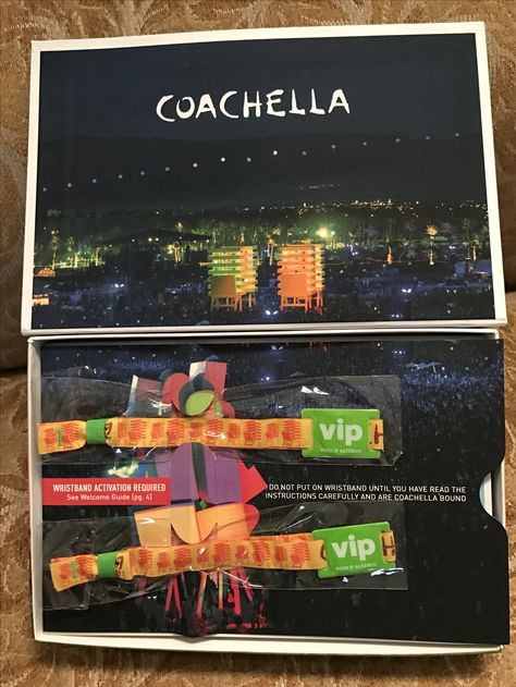 COACHELLA 2017 box with VIP wrist bands. Coachella Vip Lounge, Coachella Vip, Event Wristband, Coachella Tickets, Ropa Kylie Jenner, Coachella Vibes, Coachella 2017, Rock History, Vip Lounge