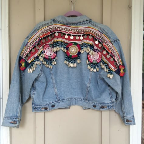 Navratri Denim Jacket For Women, Navratri Denim Jacket, Navratri Jacket For Women, Navratri Outfits Ideas With Jeans, Jeans Jacket Outfit, Boho Denim Jacket, Garba Outfit, Long Blouse Designs, Diy Fashion Scarf