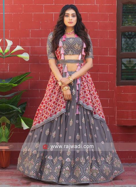 Trending Lehenga Designs, घाघरा चोली, Chaniya Choli Designs, Western Dresses For Girl, Garba Dress, Lehenga Choli For Women, Simple Lehenga, Choli For Women, Lehenga Designs Simple