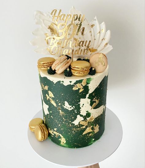 Green White Gold Birthday Cake, Dark Green Cakes Birthday, Green And Gold Cakes Birthday, Hunter Green Cake Ideas, Green And Gold Birthday Cake For Women, Emerald Green Birthday Cake For Women, Emerald Green And Gold Cake Birthday, Green And Gold Cake Ideas, Green Gold Birthday Cake