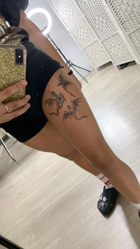 Dragon Tattoo Above Knee, Game Of Throne Dragon Tattoo, Big Dragon Tattoo Leg, Dragon Tattoo On Leg Women, Leg Tattoos Women Dragon, Fantasy Patchwork Tattoos, Dragon On Thigh Tattoo, House Of The Dragon Tattoos, Leg Tattoos Dark