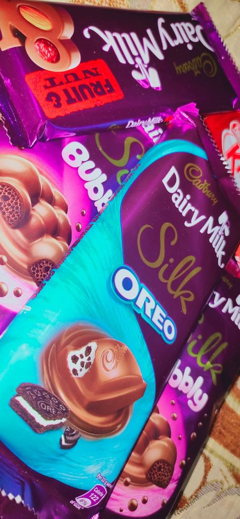 Chocolate Day Snapchat Stories, Chocolate Snapchat Story, Dairy Milk Chocolate Images, Kiss Names, Dairy Milk Chocolate Snap, Silk Oreo, Snapchat Pics, Dairy Milk Silk, Galaxy Chocolate