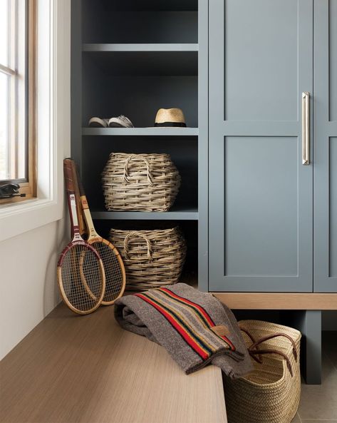 Sm Ranch House, Beige Color Scheme, Mudroom Laundry, Mudroom Laundry Room, Mudroom Design, Casa Container, Boot Room, Mcgee & Co, Powder Bath