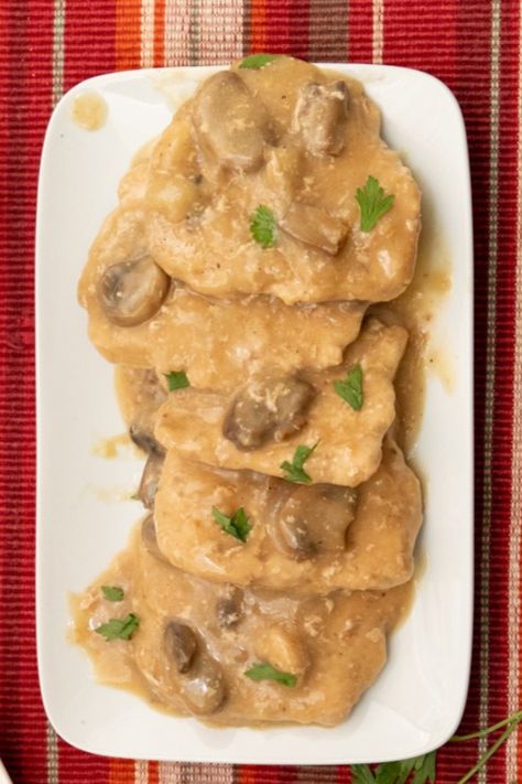 pork-cubed-steak-with mushroom-gravy Pork Cubed Steak Recipes, Cubed Pork Steak, Pork Cube Steak, Pork Cube Steak Recipes, Pork Cube Steaks, Cubed Pork, Pork Shoulder Recipes, Cubed Steak, Steak Dishes