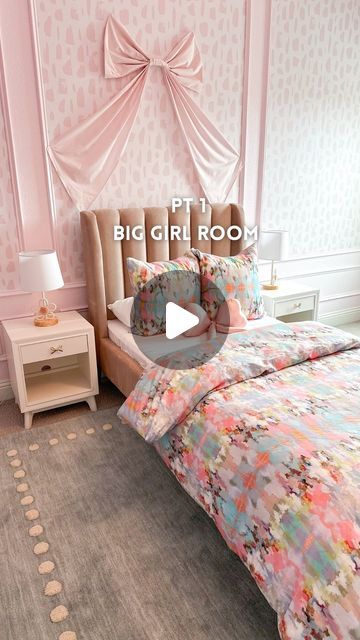 Girls Bedroom Wallpaper, Preppy Bedroom Decor, Kid Bedrooms, Girls Bed, Girls Room Wallpaper, Pink Bedroom For Girls, Preppy Bedroom, Big Girl Bedrooms, Mom Of 2