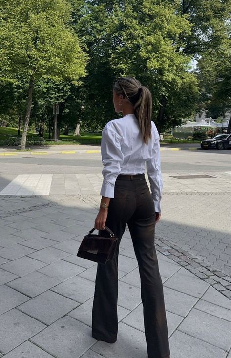 Casual Classy Outfits Autumn, Work Outfits Lawyer, Work Outfit Business, Vest Tops Outfits, Luxury Business Outfits, Formal Smart Outfits Woman, Office Cute Outfit, Formal Workwear Women, Classy Work Aesthetic