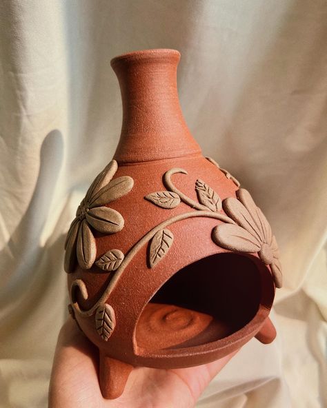 Red Clay Ideas, Terracotta Pottery Ideas, Rustic Pottery Ideas, Red Clay Ceramics, Terracotta Air Dry Clay Ideas, Mexican Clay Art, Terracotta Clay Ideas, Terracotta Clay Crafts, Mexican Pottery Decor