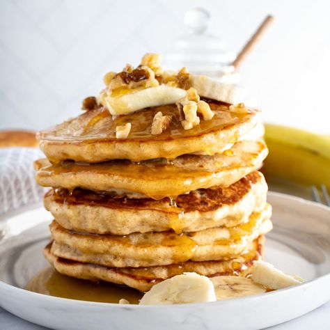 Quick & Easy Banana Bread Pancakes - Yummy and fully Quick Easy Banana Bread, Syrup Pancakes, Banana Bread Pancakes, Bread Pancakes, Pancake Calories, Banana Bread Ingredients, Easy Steak Recipes, Banana And Egg, Moist Banana Bread